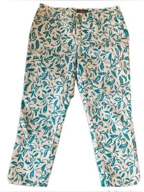 ***Chico’s So Slimming Bayberry Vine Print Ankle Jeans